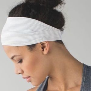 🛑sold🛑Lululemon fringe fighter headband